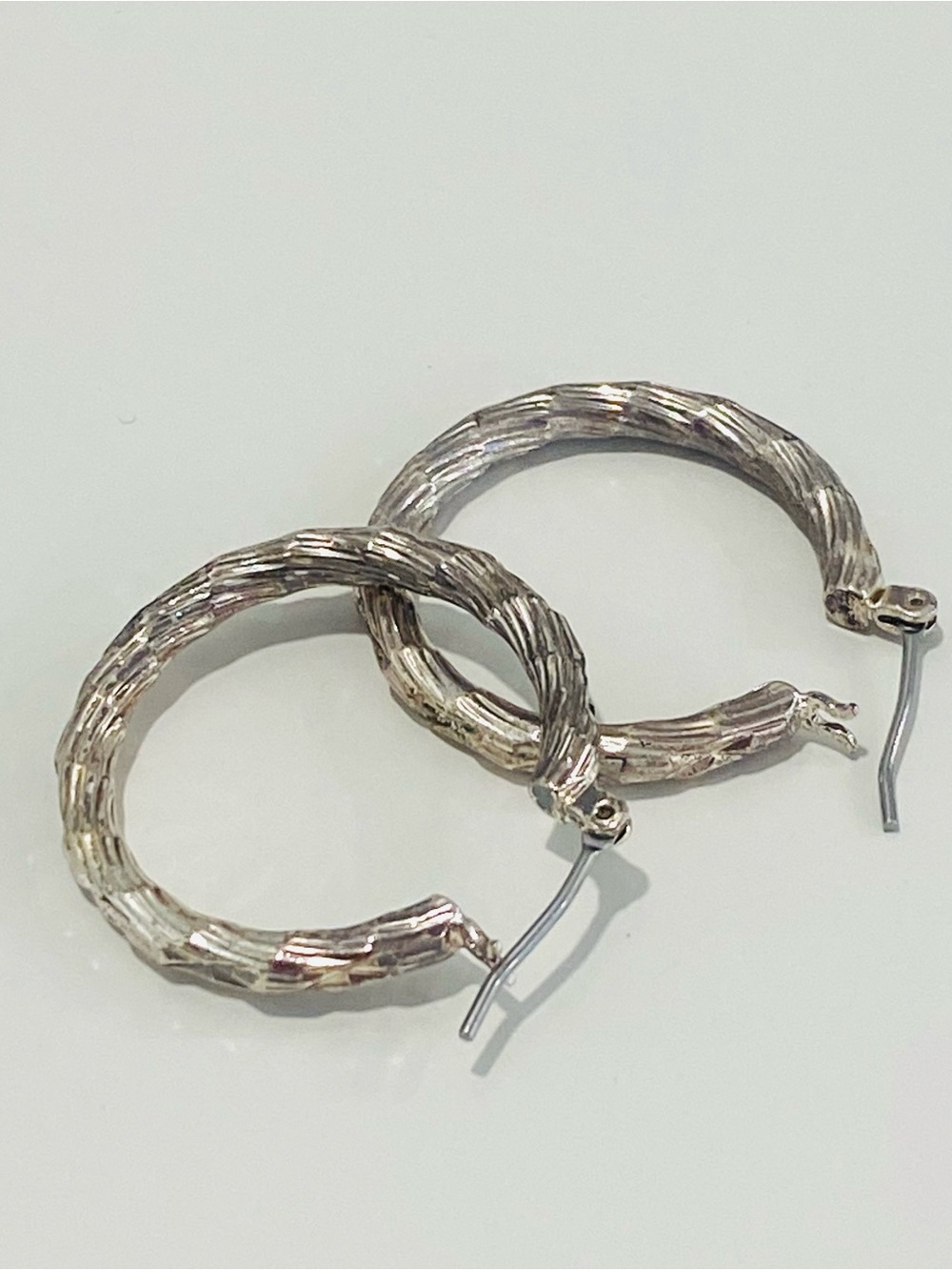 Silvertone Diamond Cut Hoop Earrings Textured Twisted Round Pierced Top Lever